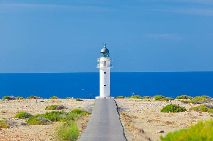 El faro del Cap de Barbaria, uno de los dos emblemáticos de Formentera