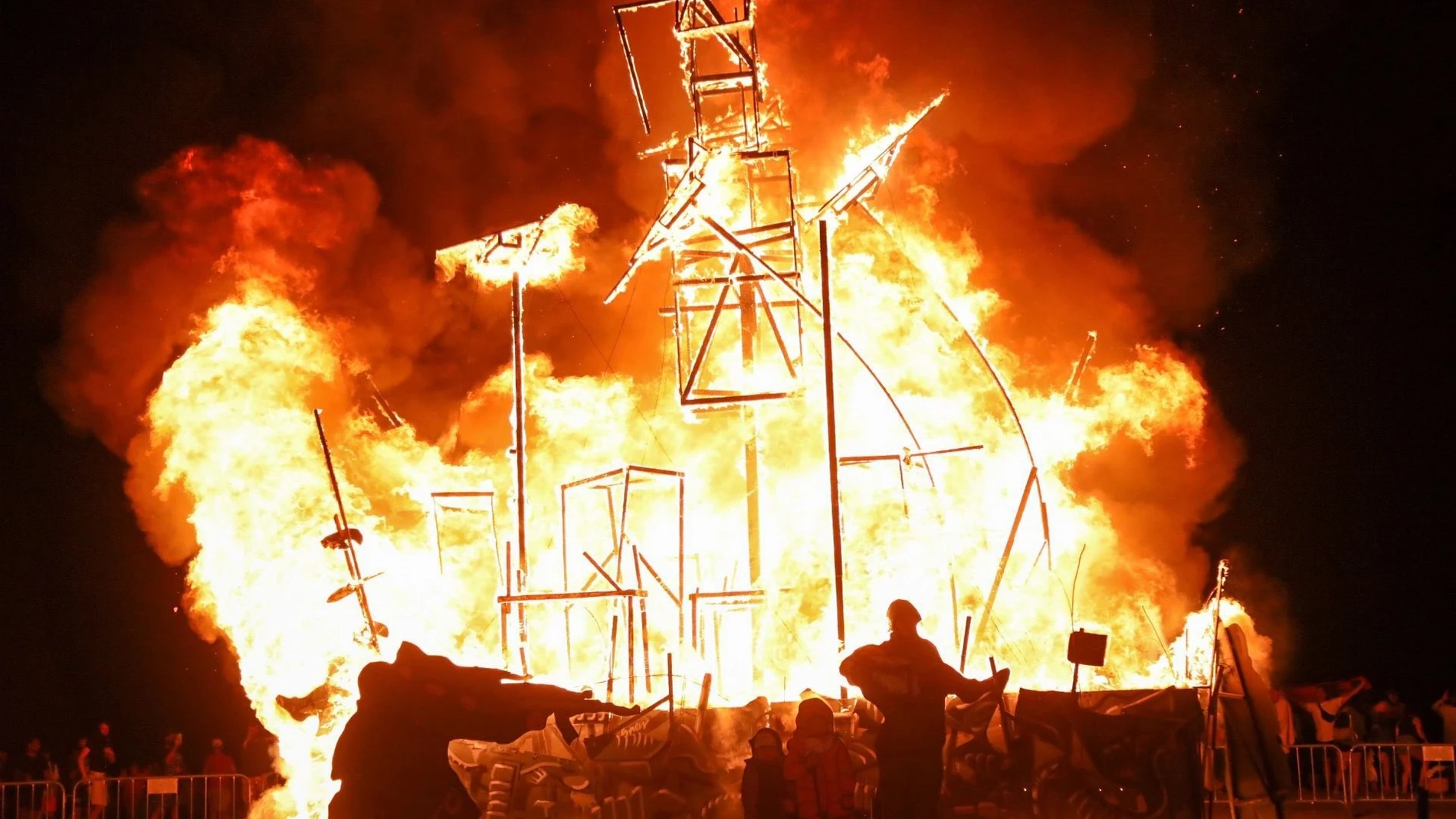 Quema de júa en la Noche de San Juan en Málaga capital