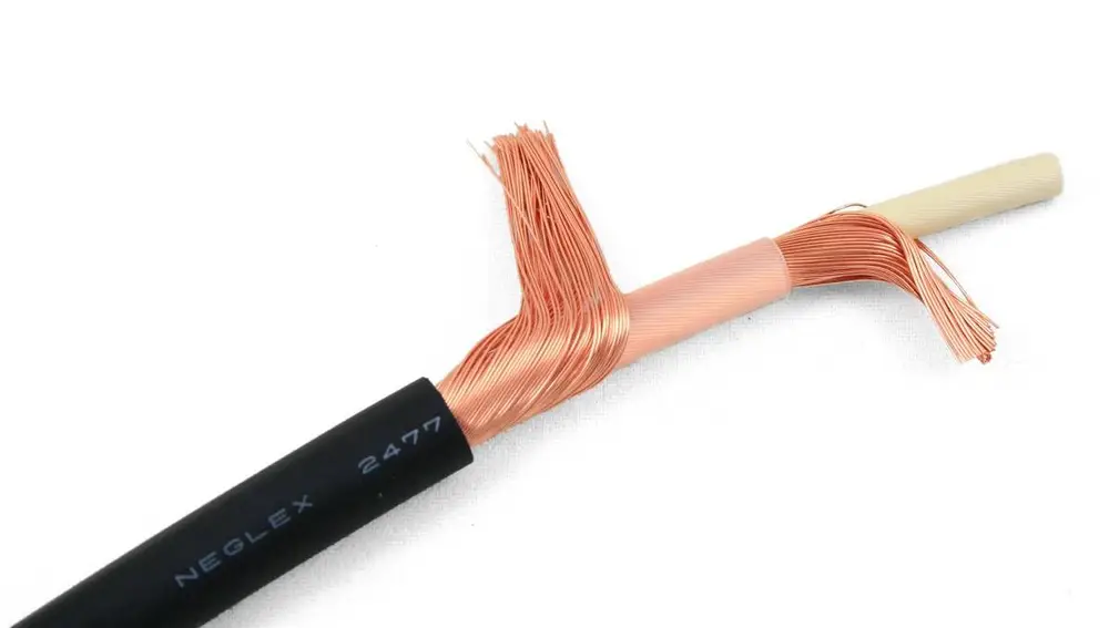 La mayoría de los cables tienen un interior de cobre