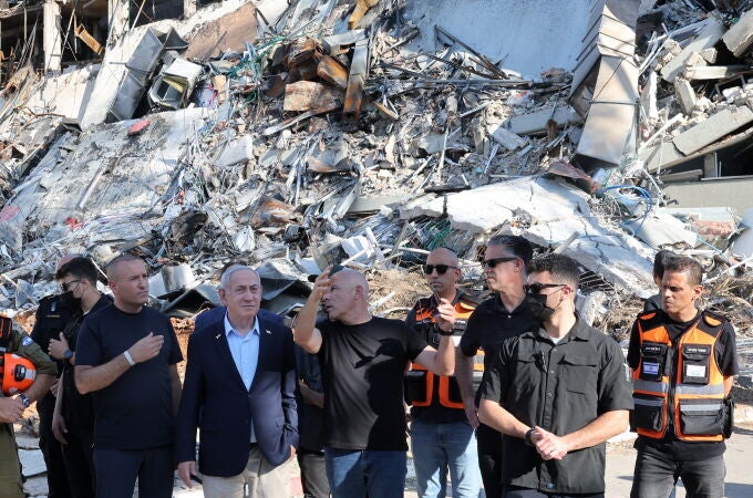 El primer ministro israelí, Netanyahu, visita visita el Instituto de Ciencias Weizmann, que fue alcanzado por misiles iraníes en la ciudad central de Rehovot, Israel, el 20 de junio