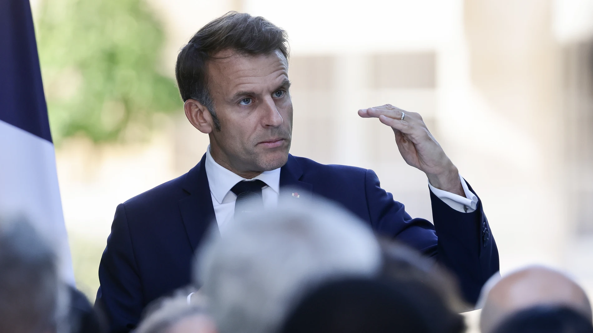 Paris (France), 20/06/2025.- France's President Emmanuel Macron gestures as he delivers a speech for 'France Music Week', a day before the 'Fete de la Musique', at the Elysee presidential palace in Paris, France, 20 June 2025. France Music Week began on 16 June with events across France, including conferences, roundtables, and concerts, and is expected to conclude on 21 June with a free concert in Paris to mark the 'Fete de la Musique', for which some 35,000 spectators are anticipated. (Franc...