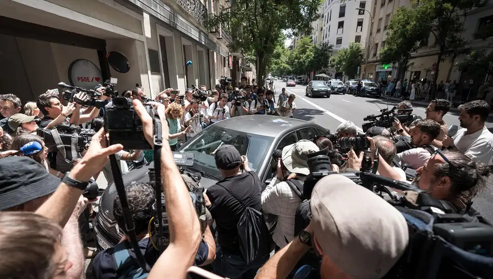 El PSOE tras la entrada de la UCO en Ferraz: "Máxima colaboración con la Justicia"