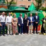 El director general de Caja Rural, Cipriano García Rodríguez, y el director de Comunicación y Relaciones Institucionales, Narciso Prieto, participan, entre otras autoridades, en la inauguración del espacio festivo que instala Caja Rural en León con motivo de las fiestas de san Juan y san Pedro