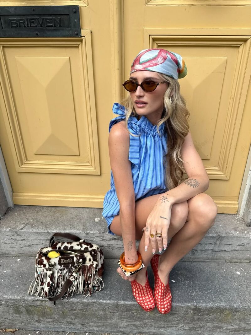Influencer con bailarinas 'jelly'.