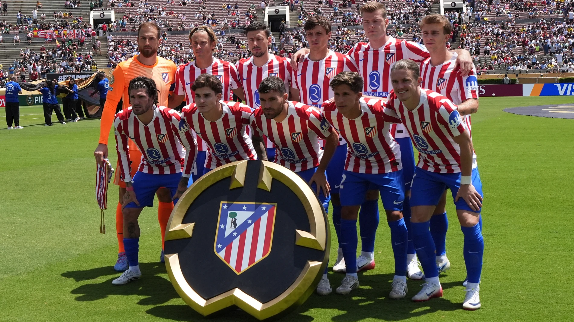 Atletico Madrid team pose for a group photo prior to the Club World Cup Group B soccer match between Atletico Madrid and Botafogo in Pasadena, Calif., Monday, June 23, 2025. (AP Photo/Greg Bull)