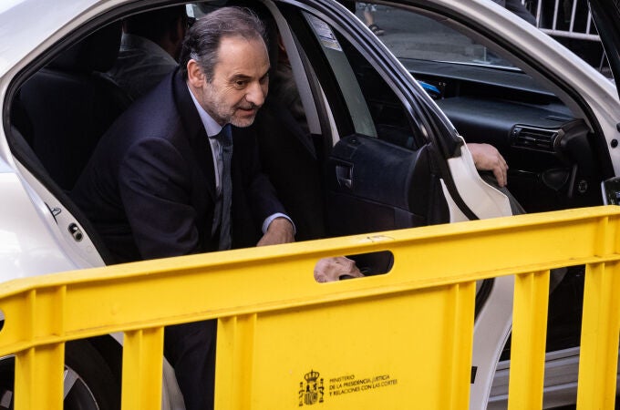 Las acusaciones populares piden cárcel para Ábalos tras comparecer en el Supremo