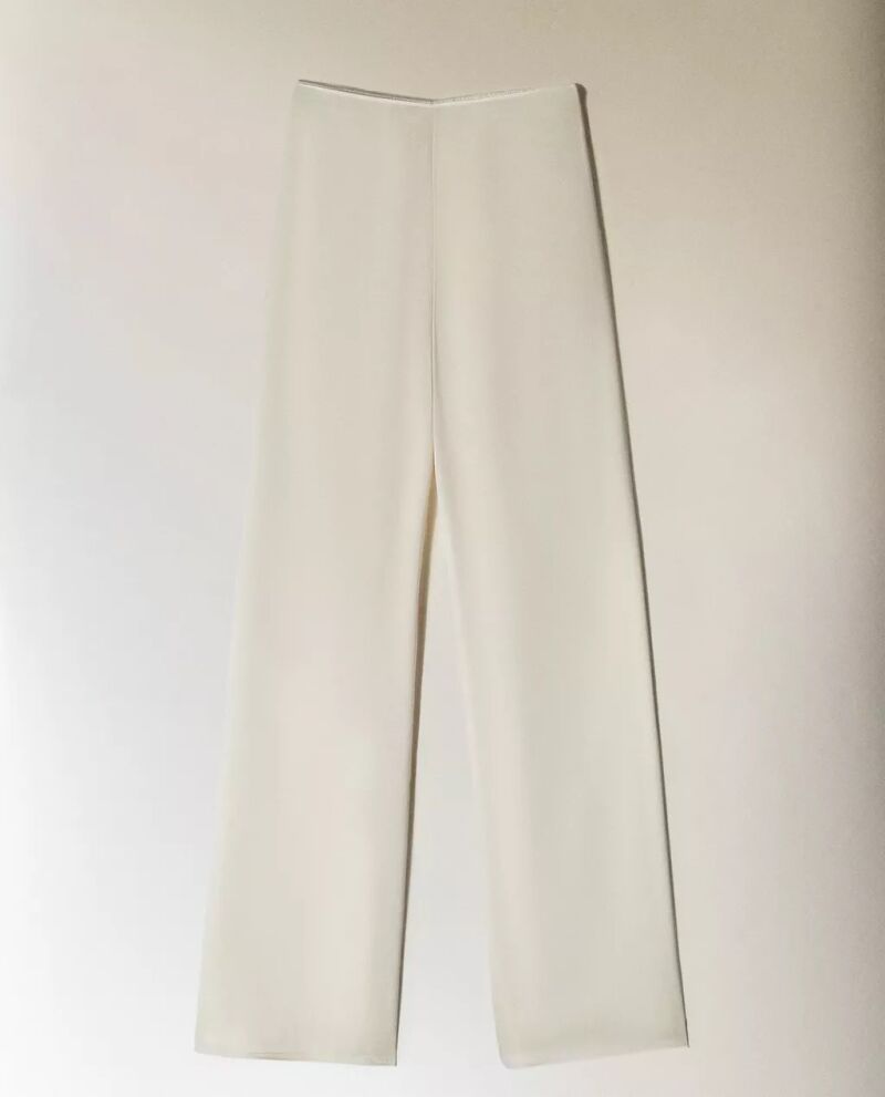 Pantalón satinado.