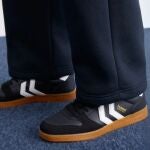 Amazon liquida estas Hummel unisex y ya compiten en comodidad y estilo con Skechers