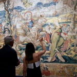 Presentación de la exposición de tapices 'Iconografía del mal. Los tapices de los pecados capitales' en la galería de las Colecciones Reales