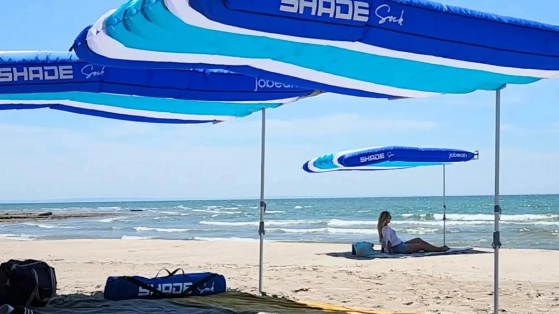 Adiós a la sombrilla: el nuevo invento que llega a las playas