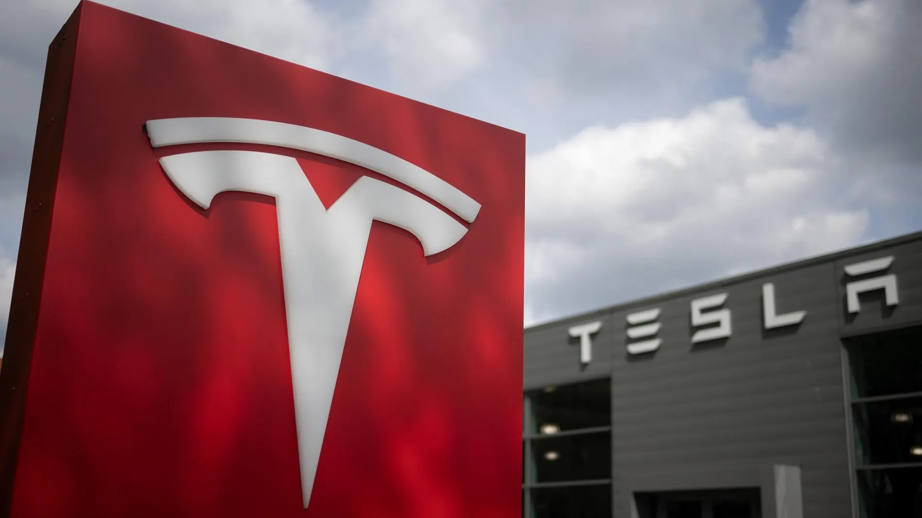 Economía/Motor.- El Gobierno de Francia pide a Tesla "cesar sus prácticas comerciales engañosas"