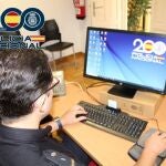 Detenido un joven acusado de mantener conversaciones de índole sexual con tres niñas por un chat