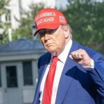 Economía.-Trump vuelve a exigir a la Fed que baje los tipos y carga contra Powell, al que tacha de "tonto" y "testarudo"