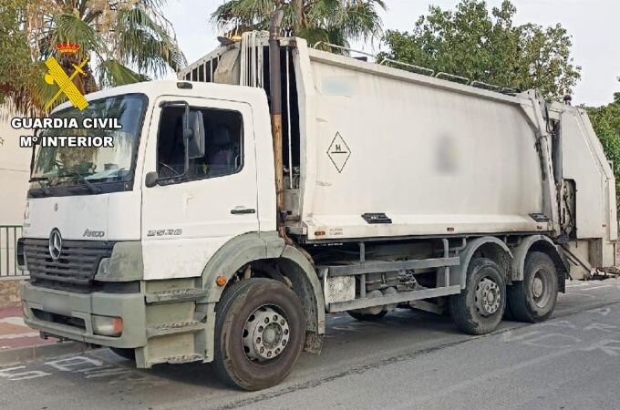 MURCIA.-Sucesos.- Guardia Civil identifica a 2 jóvenes por robar un camión de basura y otros 3 por grabar la escena con su móvil