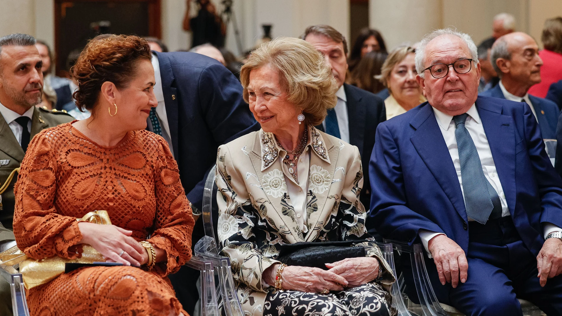 MADRID, 24/06/2025.- La reina Sofia asiste hoy lunes a la IV edición de los Premios Valor Añadido en la Fundación BBVA, en Madrid. EFE / Daniel González.