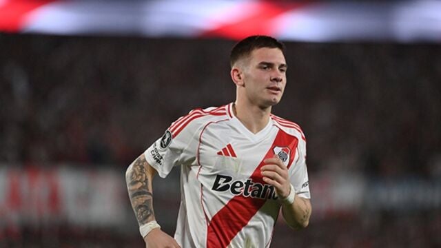 Mastantuono, con la camiseta de River