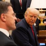OTAN.- AMP.- Rutte confirma a Trump que "todos" los aliados de la OTAN acuerdan gastar el 5%: "Pagarán a lo grande"