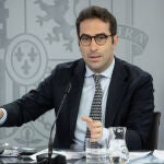 El Consejo de Ministros delibera sobre la OPA de BBVA y Sabadell