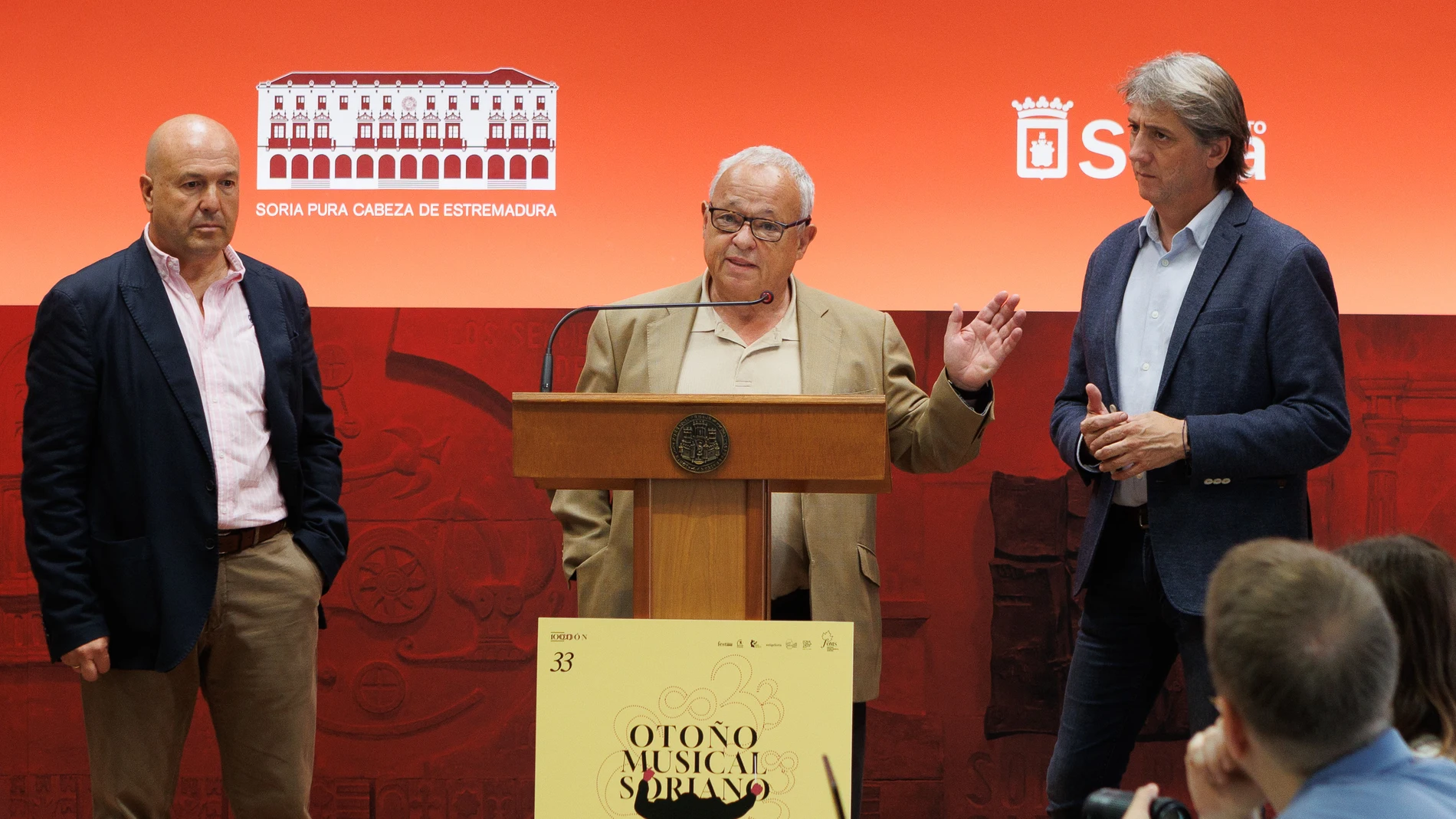 Gonzalo Santonja junto a Carlos Martínez presentan el otoño musical