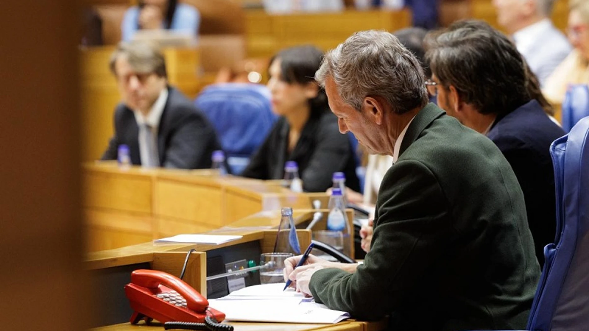 El presidente de la Xunta, Alfonso Rueda, hoy, en el Parlamento de Galicia.