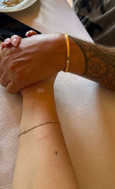 Story de Manuela con la mano de su padre, Alejandro Sanz