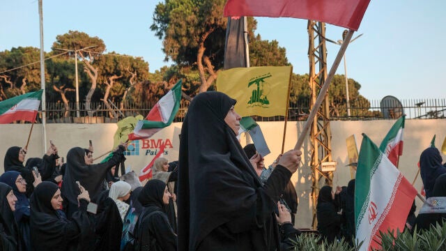 Cientos de simpatizantes de Hizbulá celebran la "victoria" de su aliado Irán sobre Israel