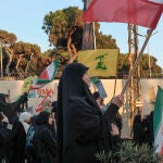 Cientos de simpatizantes de Hizbulá celebran la "victoria" de su aliado Irán sobre Israel