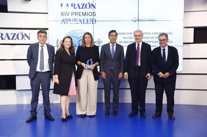Sergio Alonso, Fátima Matute, Adriana Ibargüen, los doctores Julián Pérez Villacastín y Carlos Guijarro, y Francisco Marhuenda