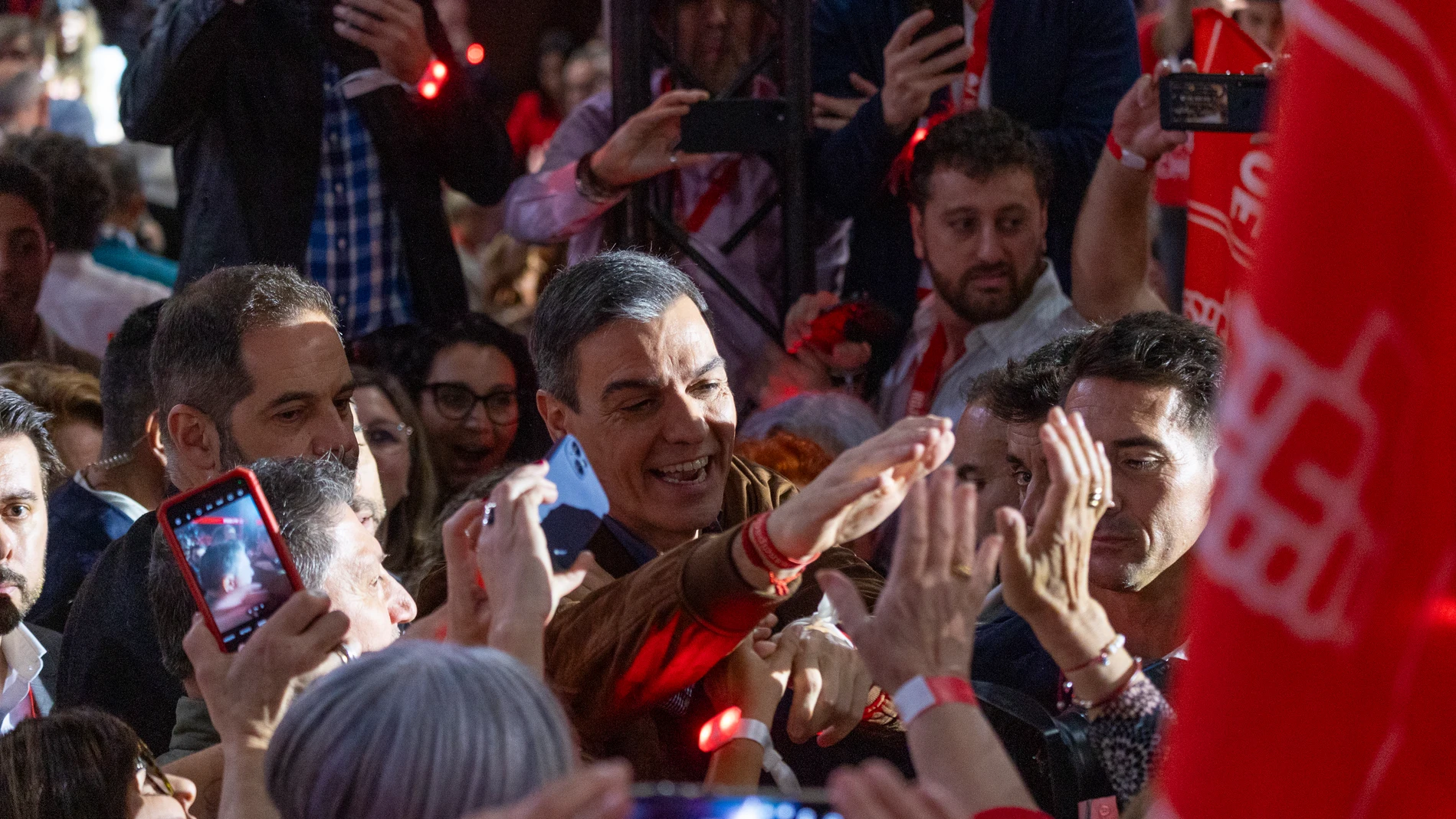 El secretario general del PSOE, Pedro Sánchez, durante el acto de clausura del 41º Congreso del partido en Sevilla.