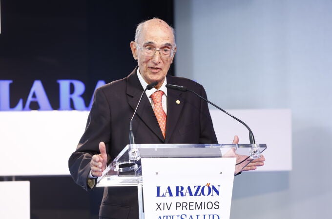 Julián García Vargas, tras recoger el galardón