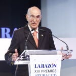 Julián García Vargas, tras recoger el galardón