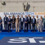 El rector de la Usal Juan Manual Corchado, el alcalde de la capital charra, Carlos García Carbayo; el viceconsejero de Economía y Competitividad de la Junta de Castilla y León, Carlos Martín Tobalina; y el CEO de Copernion, Juan Manuel Barrionuevo inauguran ‘Salamanca Tech Summit’