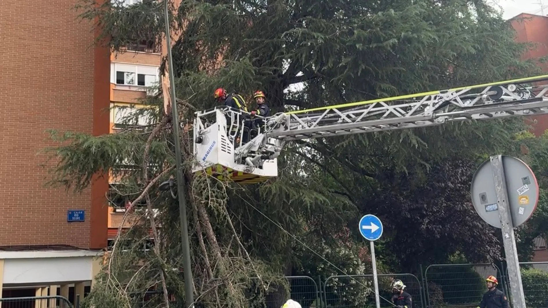 Sucesos.- ACT.- El 112 gestiona más de 589 incidentes por lluvia y viento en la Comunidad de Madrid
