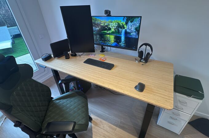 El escritorio elevable Flexispot E7 Plus que llevo usando semanas: así es realmente trabajar con él