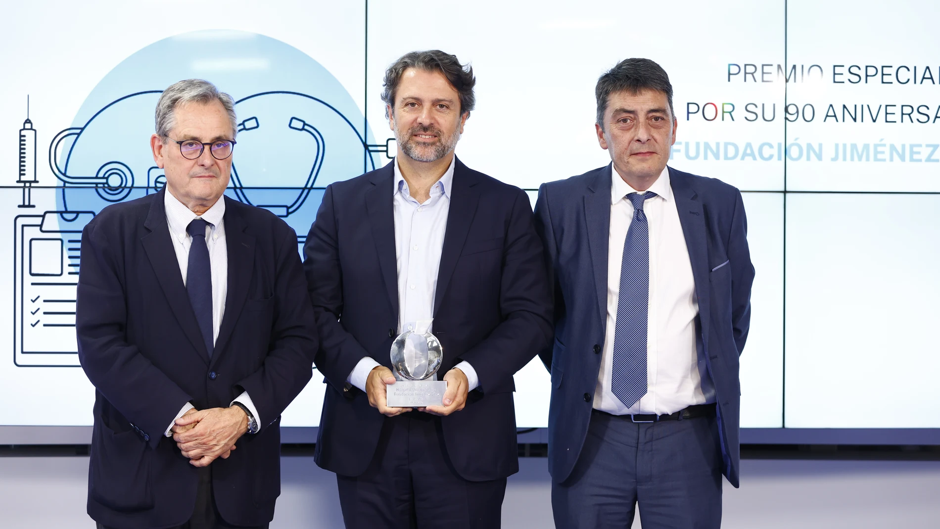 Javier Arcos, junto a Francisco Marhuenda y Sergio Alonso