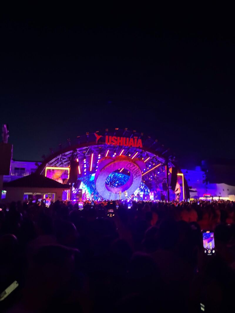 Un momento durante el concierto de Ozuna en Ushuaïa Ibiza