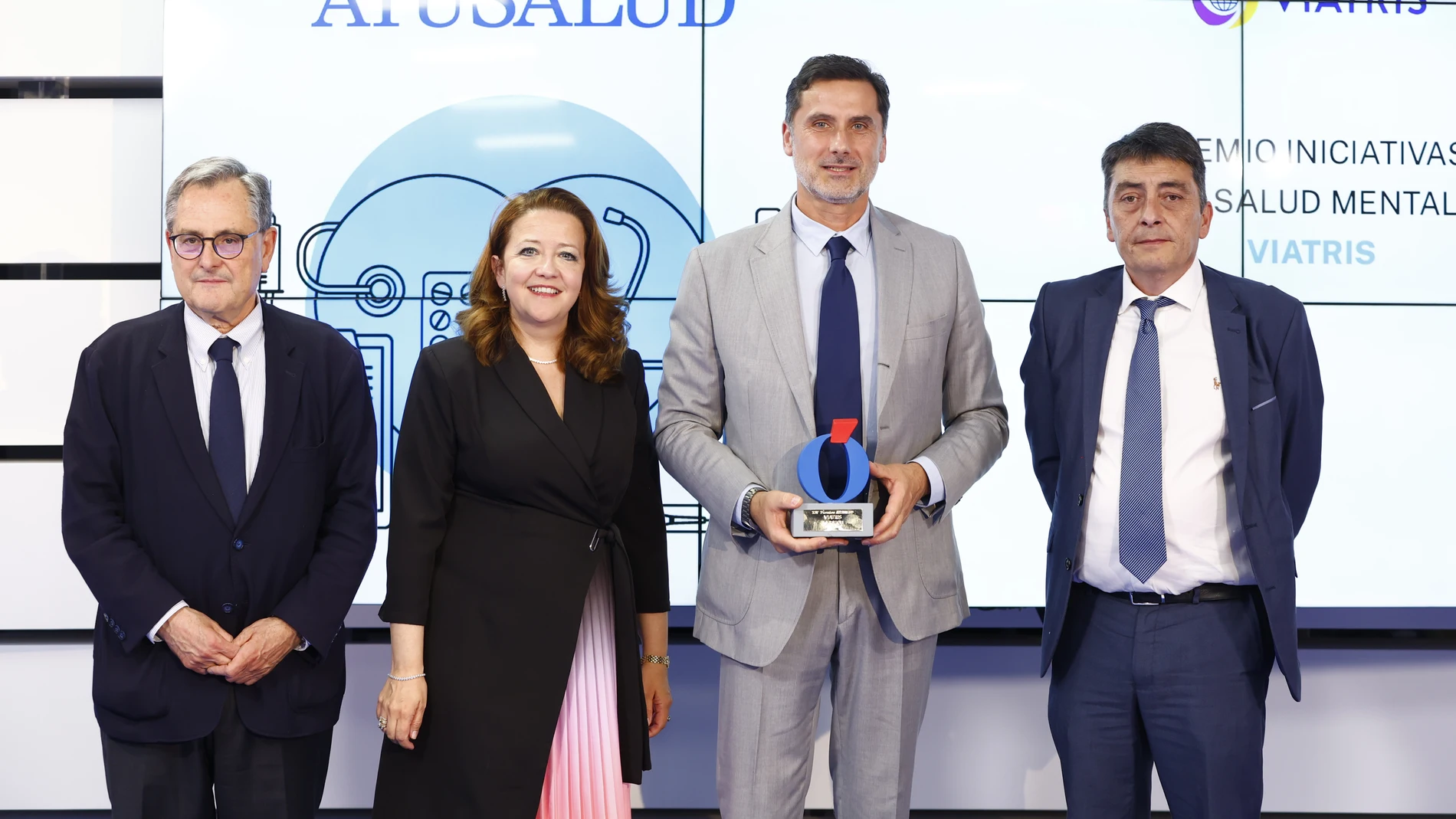 João Madeira, junto a Francisco Marhuenda, Fátima Matute y Sergio Alonso