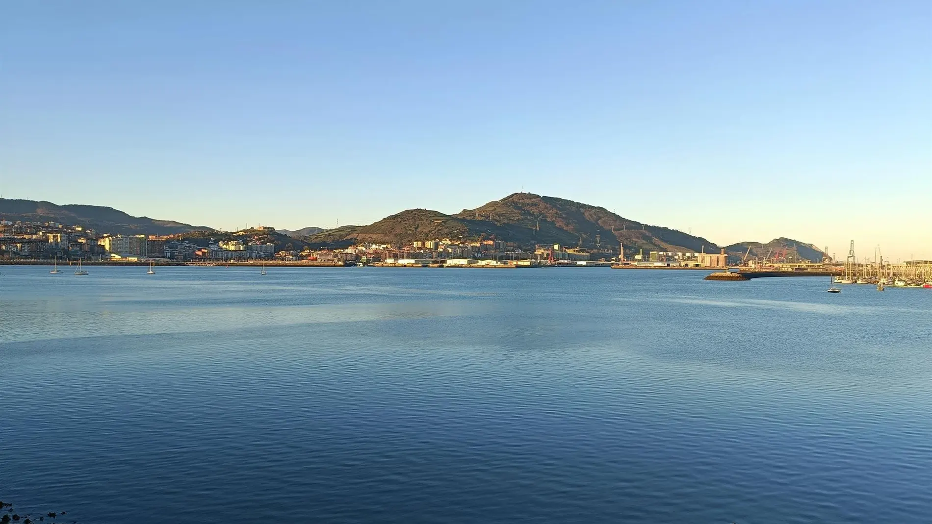 MURCIA.-Cielo soleado mañana en casi todo el país con ascenso notable de temperaturas en sudoeste y descenso notable en nordeste