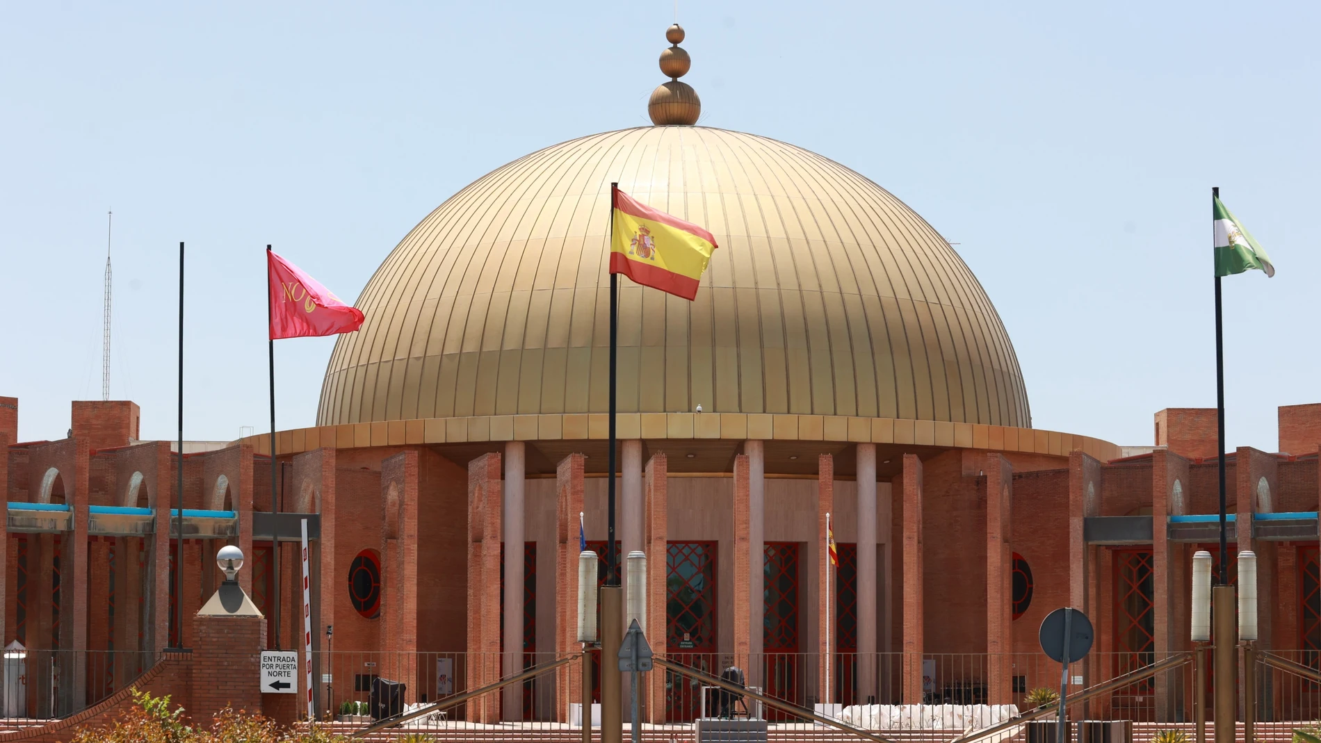 Vista general del Palacio de Congresos y Exposiciones de Sevilla (FIBES), en los días previos a la IV Conferencia Internacional de Naciones Unidas sobre la Financiación para el Desarrollo. A 25 de junio de 2025, en Sevilla (Andalucía, España). Sevilla se prepara para acoger la IV Conferencia Internacional de Naciones Unidas sobre la Financiación para el Desarrollo, que se desarrollará en FIBES entre el 29 de junio y el 3 de julio y a la que está previsto que acudan entre 9.000 y 12.000 person...