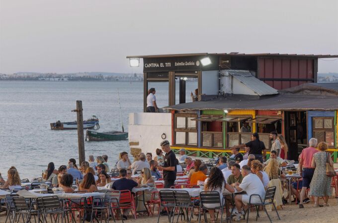 Economía/Gastro.- Guía Repsol selecciona más de 260 nuevos Soletes de chiringuitos y terrazas para disfrutar este verano