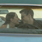 Álex González y Silvia Alonso en una escena de la serie