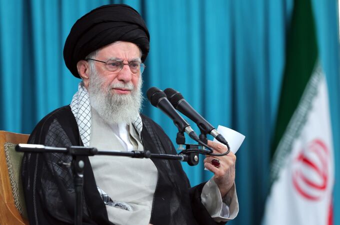 Irán.-AMP.-Jamenei felicita a la nación de Irán por la "victoria" ante Israel en su primer mensaje tras el alto el fuego