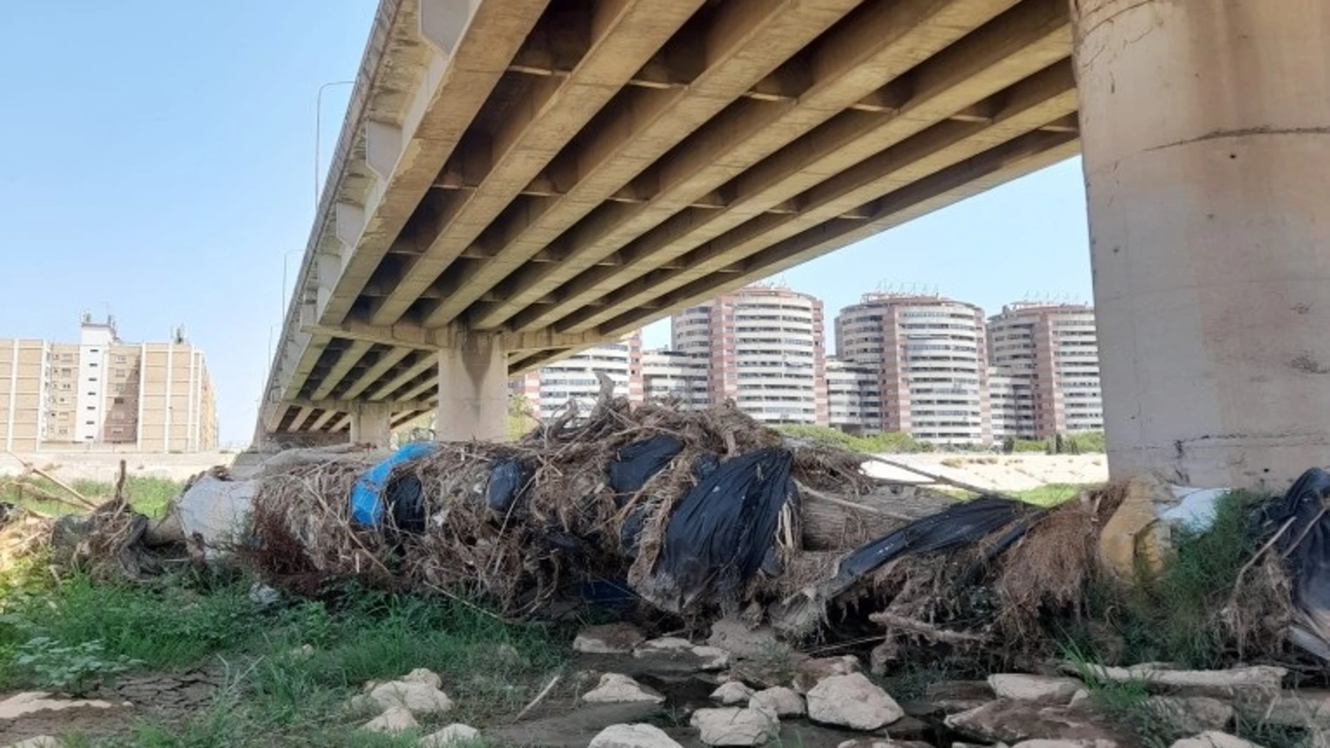 Imagen del nuevo cauce del río Turia, en València, con restos de la dana del pasado 29 de octubre. REMITIDA / HANDOUT por AYUNTAMIENTO DE VALÈNCIA Fotografía remitida a medios de comunicación exclusivamente para ilustrar la noticia a la que hace referencia la imagen, y citando la procedencia de la imagen en la firma 26/06/2025