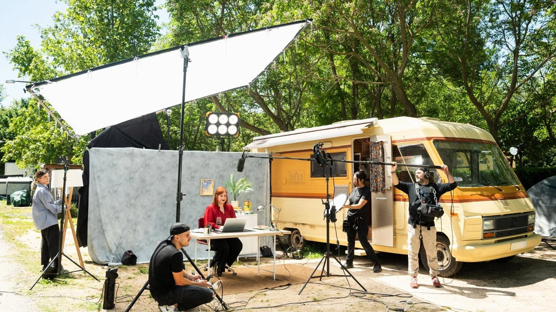 Imagen cedida por Netflix del 'teaser' de la serie 'Toda la verdad sobre mis mentiras' Carme Ripollés / Europa Press 26/06/2025