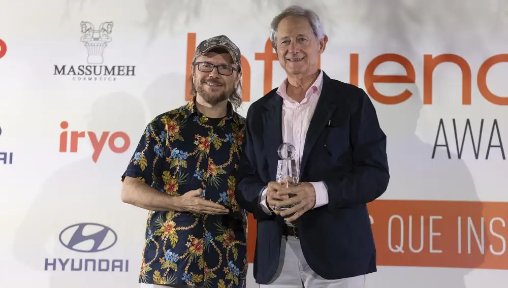 Santiago Segura entregó el premio a Josema Yuste