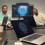 Los desarrolladores de la app. 