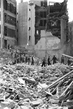 Mussolini bombardea Barcelona