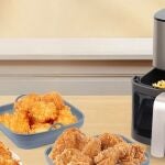 Moldes para air fryer que te ahorran tiempo y grasa: aptos para horno y microondas