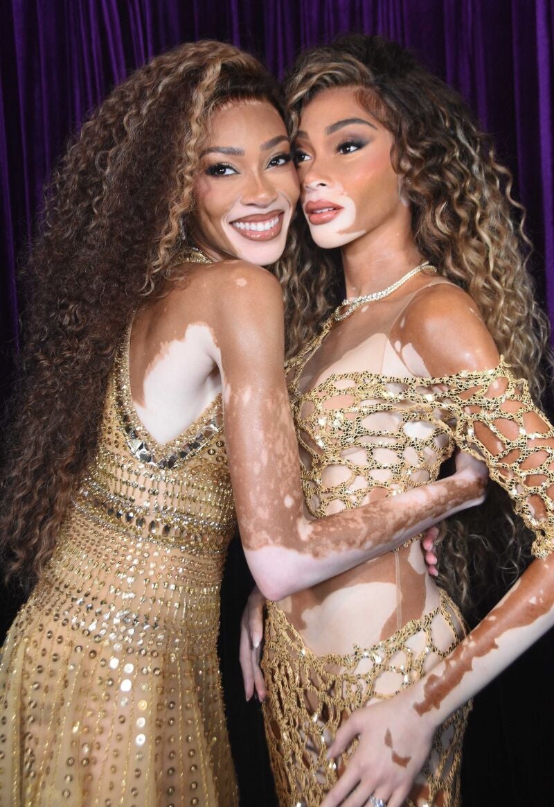 Winnie Harlow, junto a su figura de cera