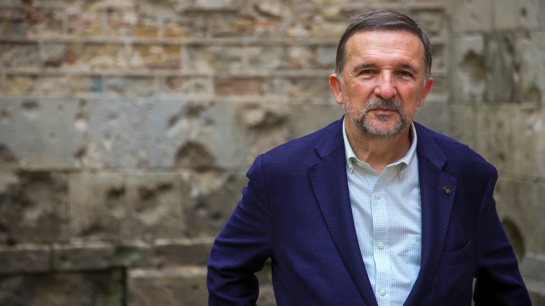 Sergio Vila-Sanjuán en la plaza de Sant Felip Neri de Barcelona